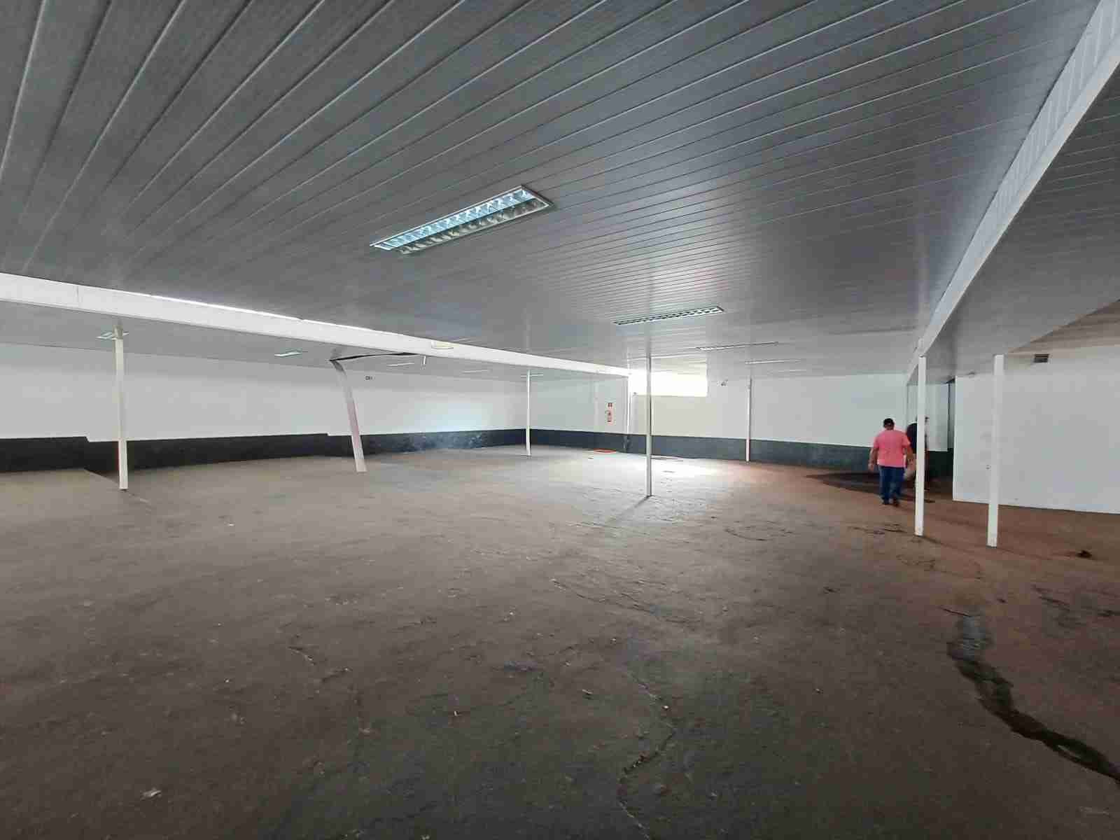 Barracão para locação, 800m² úteis, fachada em vidro, excelente localização Av Higienópolis , 8 vagas-  Jardim Higienópolis, Londrina, PR