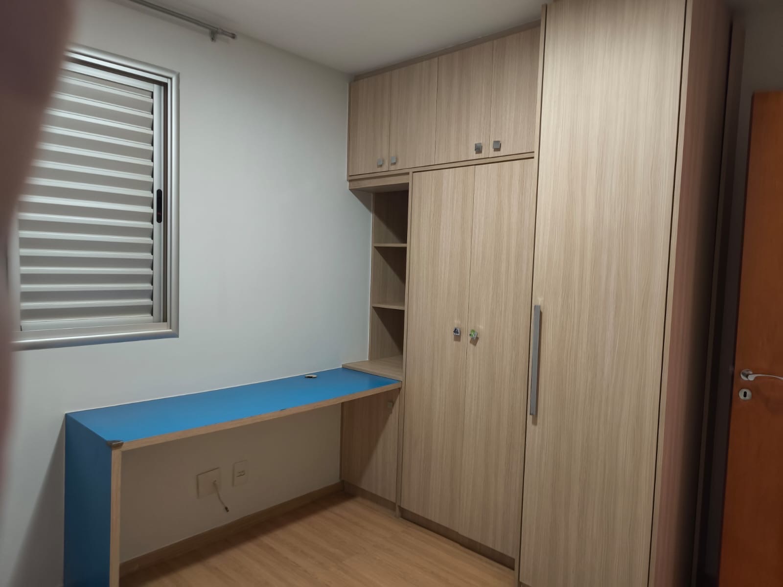 Apartamento à venda, Edificio Anita Malfatti, 103m² úteis, 3 quartos sendo 1 suíte, 2 vagas, andar altoGleba Fazenda Palhano, Londrina, PR