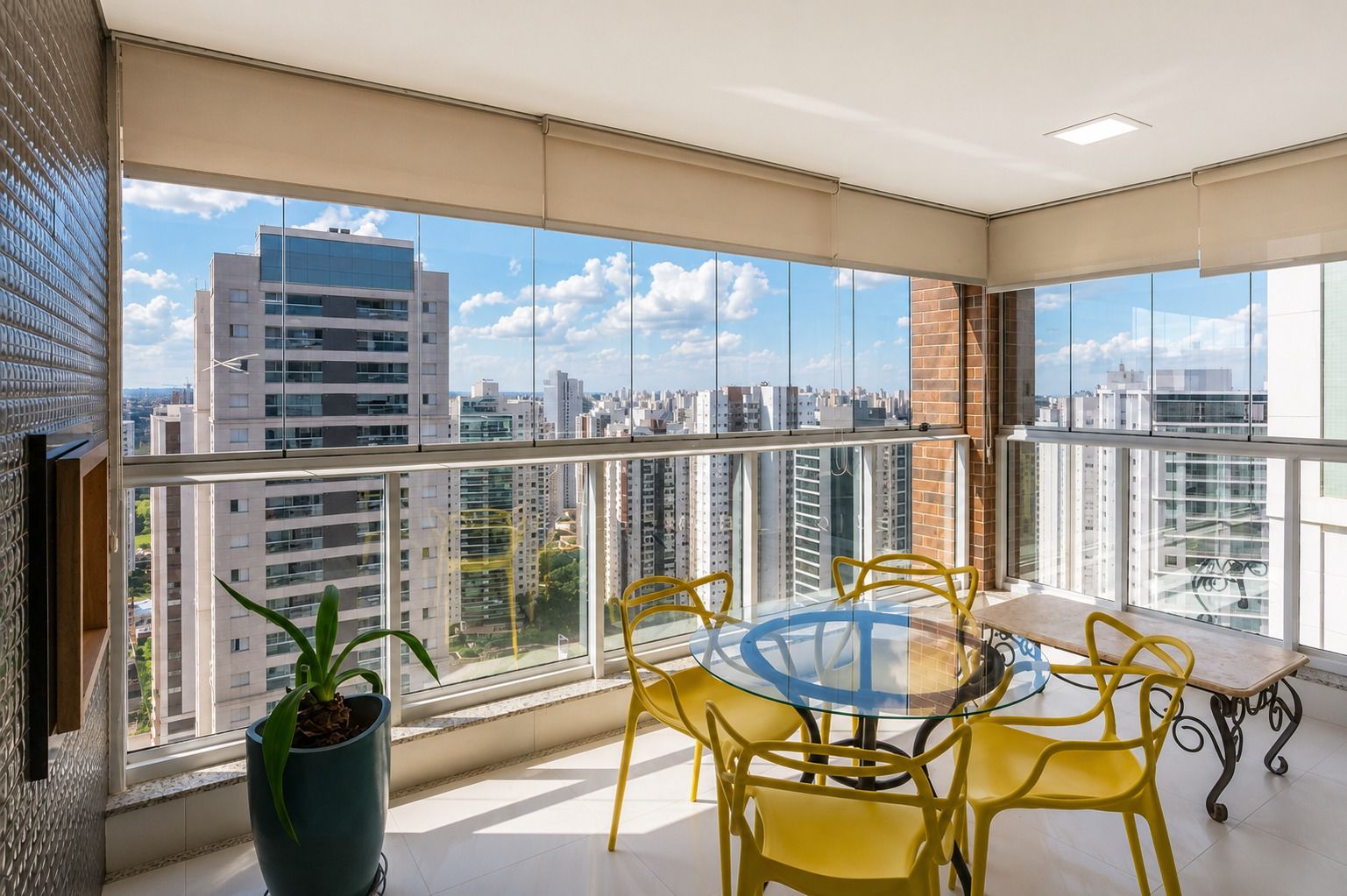 Aluga-se apartamento na Palhano mobiliado, com 3 quartos sendo 1 suite, Londrina, PR