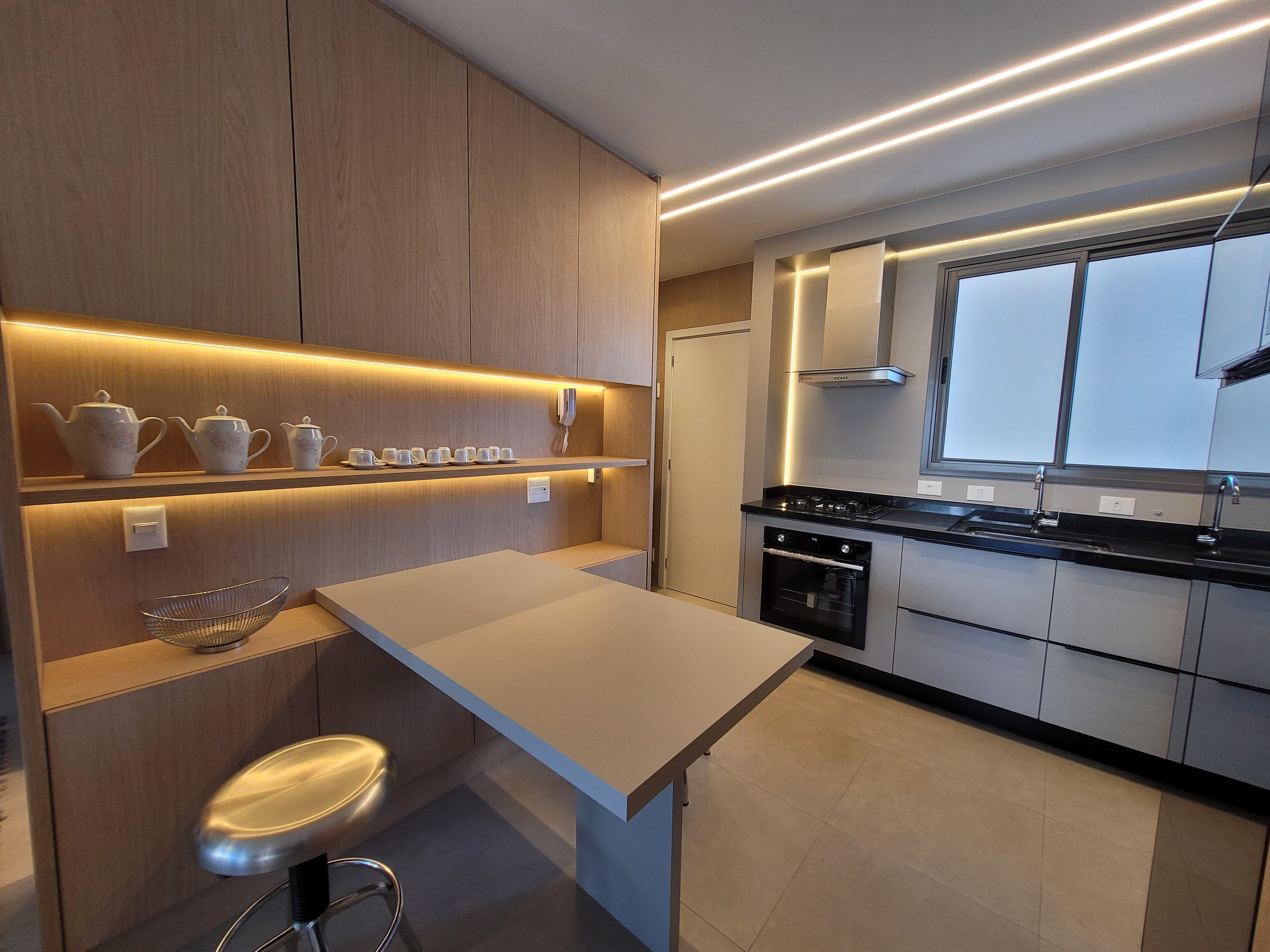 Apartamento à venda no Edifício Glória Residence, mobiliado, 114m², com 3 dormitórios, andar alto,  - Gleba Palhano - Londrina/PR
