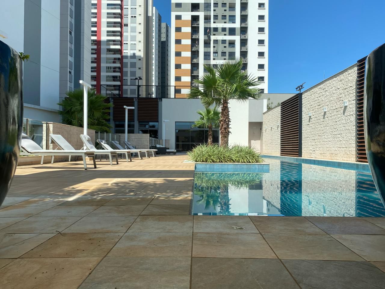 Apartamento à venda, Edifício Grand Palais,  216m² úteis, 3 suítes, sacada c/ skinglas, elevador privativo, 3 vagas , andar alto -Gleba Palhano- 