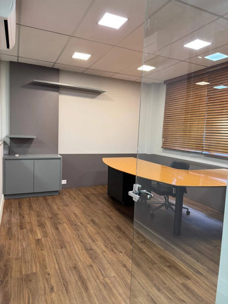 Conjunto comercial para alugar mobiliado Jardim do Lago, Londrina, PR