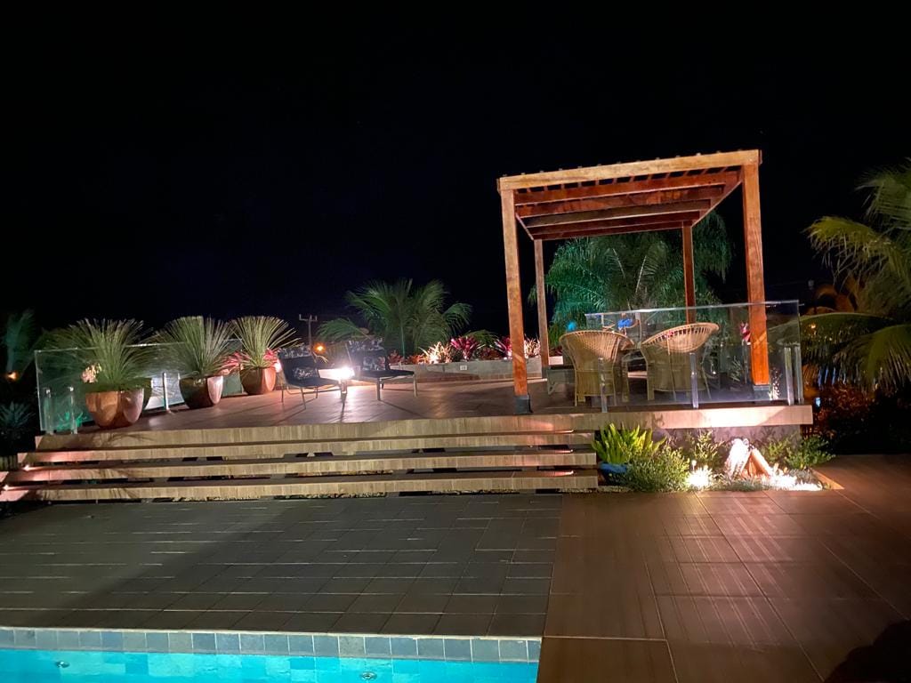Chácara à Venda, porteira fechada, 1582m² no Condomínio das Águas, casa de 420m² úteis, 4 suítes,  piscina, 14 vagas - Porecatu, PR