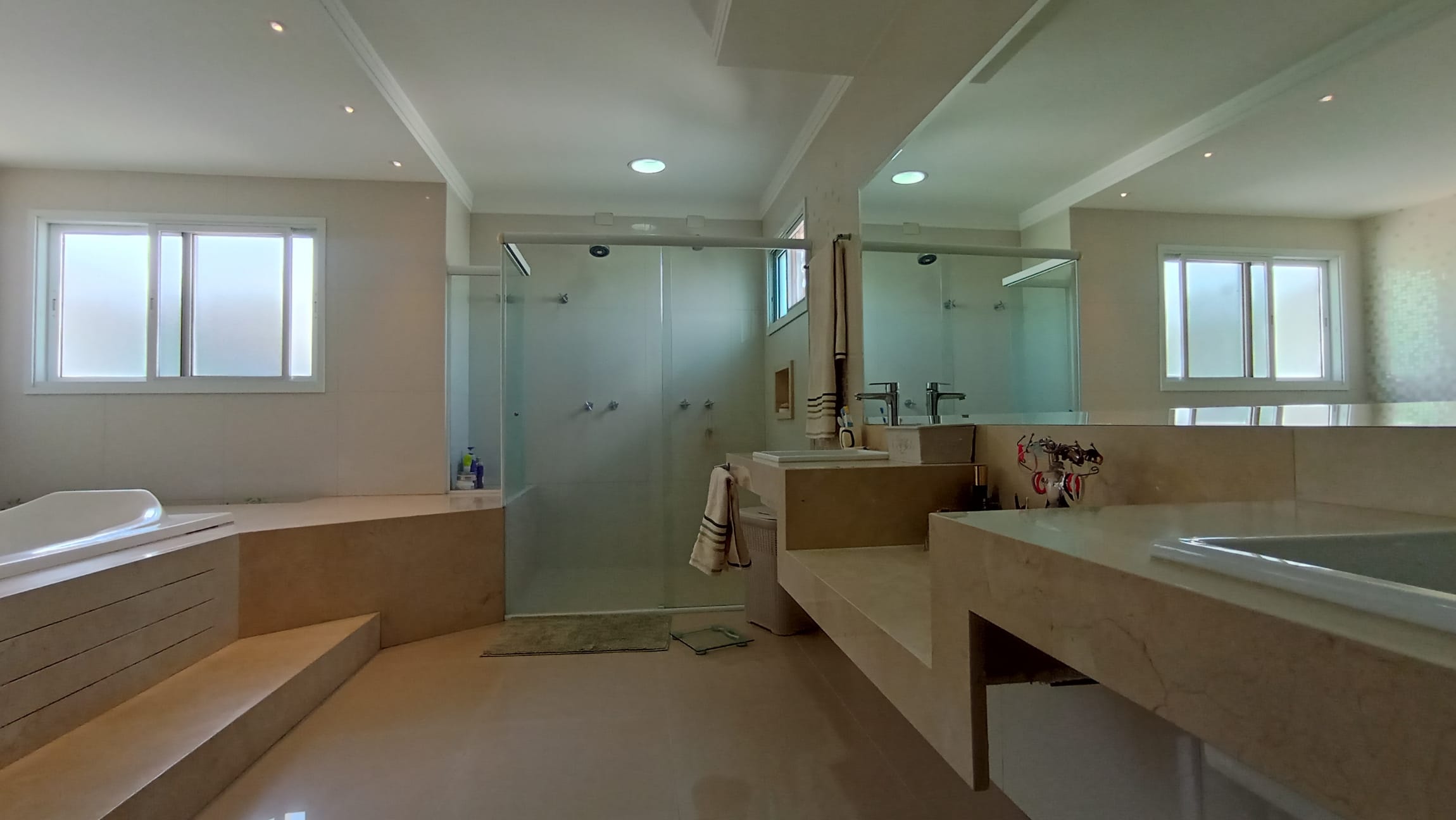 Casa à venda, Royal Park Resort, 4 suítes - Piscina -  Londrina, PR