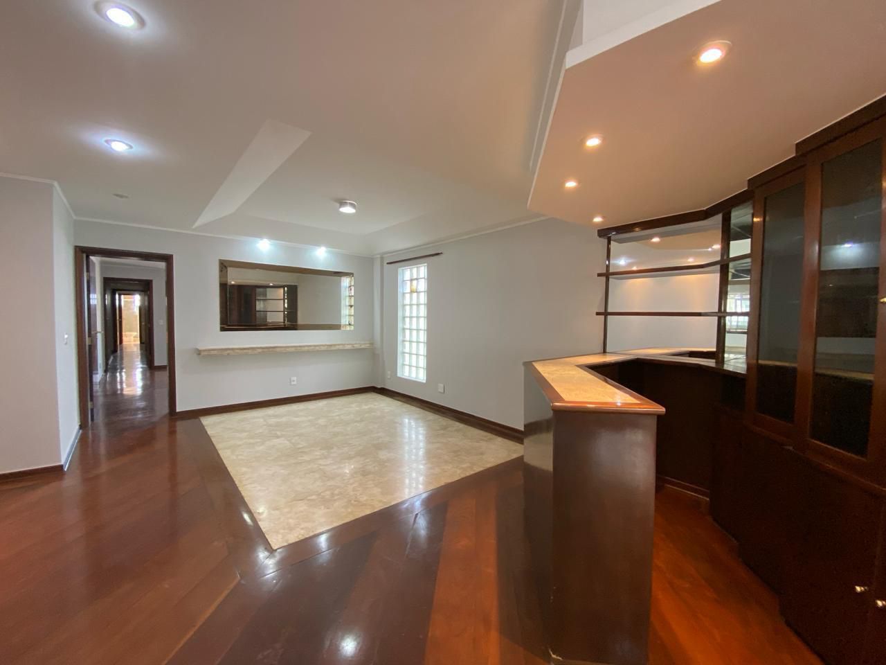 Apartamento 214m²/4 quartos (sendo 1 suíte)/ 02 vagas - Condomínio Edifício Príncipe de Galles,  R. Espírito Santo- Centro, Londrina, PR