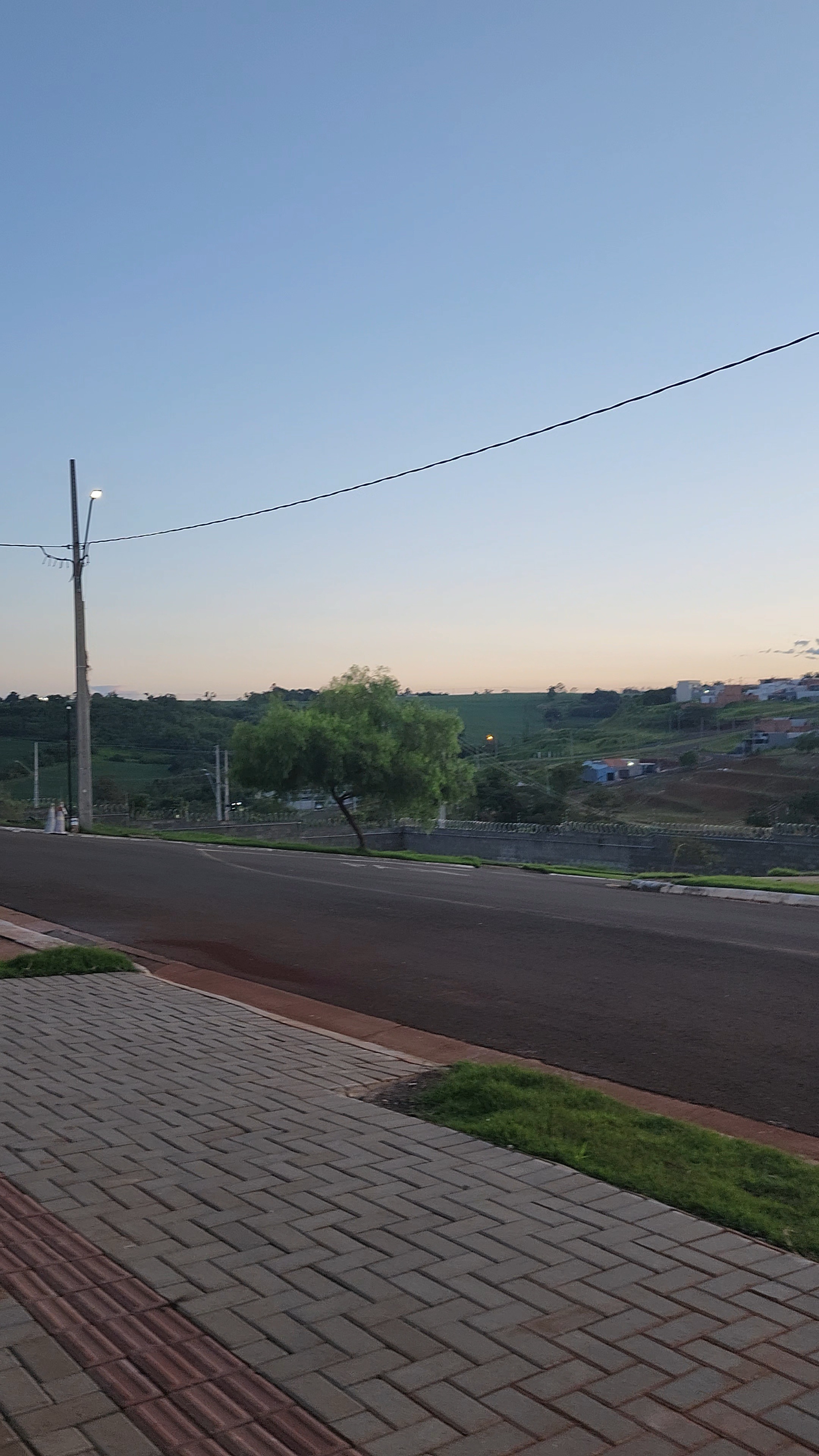 Casa em condominio à Venda, Parque Tauá Araguari, 233 m² construção, 3 suítes, hidro, piscina privativa - Jardim Morumbi, Londrina, PR