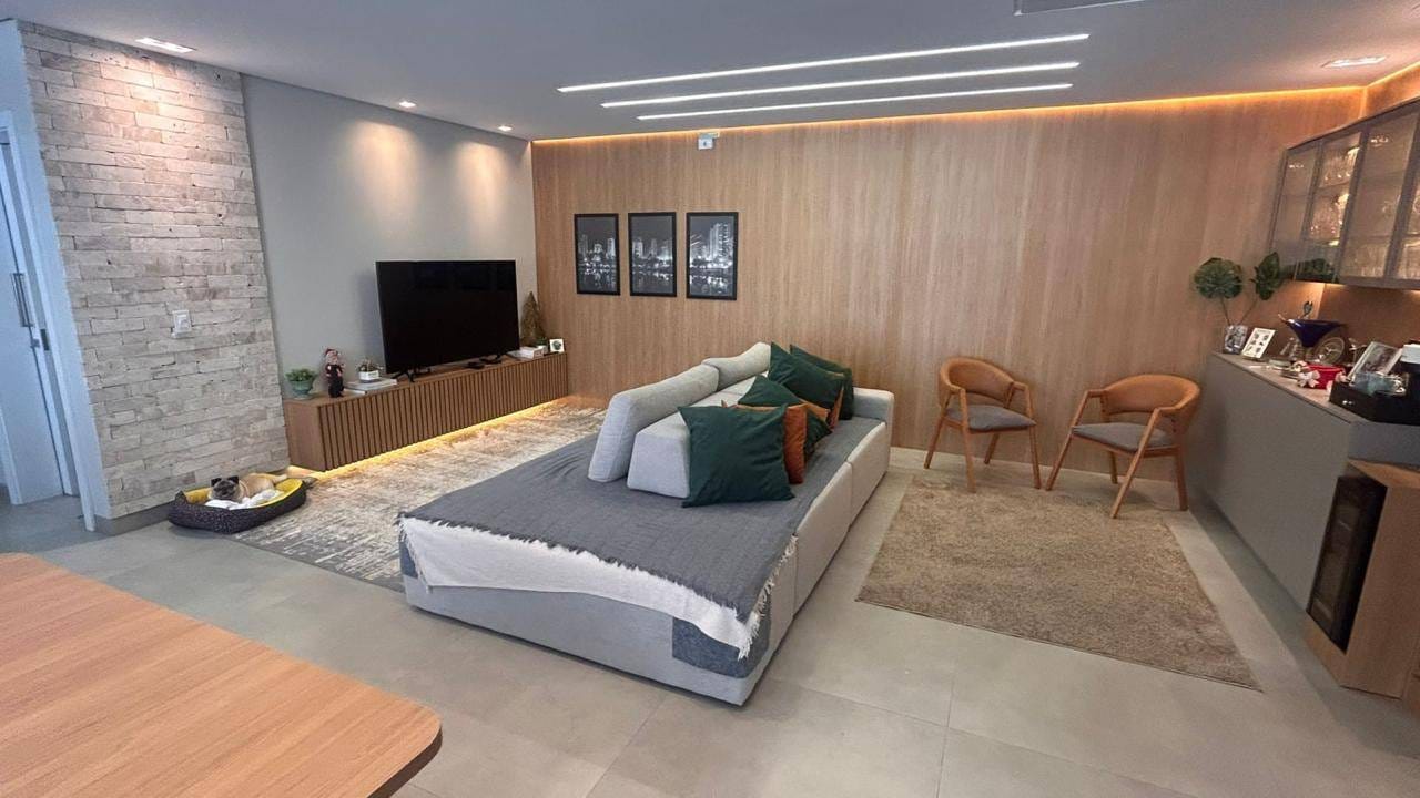 Casa à venda,  226m² construção, porteira fechada, 3 suítes, piscina e churrasqueira, 4 vagas - Universitário, Londrina, PR
