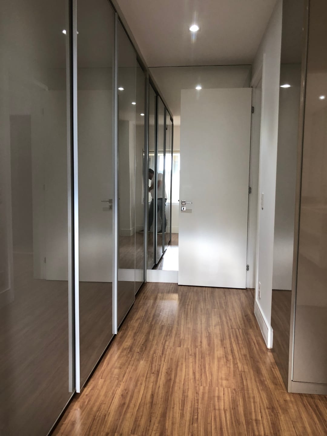 Apartamento à venda, Edifício Le Blanc, 236m² úteis, 3 suítes, 4 vagas, elevador privativo, ampla varanda gourmet - Gleba Palhano, Londrina, PR