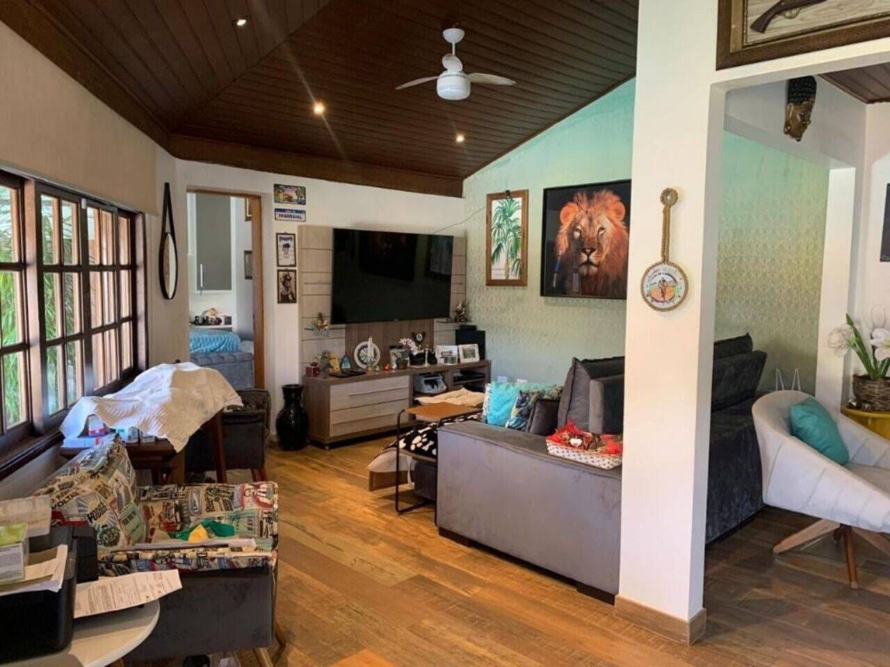 Casa à venda, 500m² terreno e 132m² construção, 2 suítes, piscina e churrasqueira, 4 vagas - Granville Parque Residencial, Londrina, PR