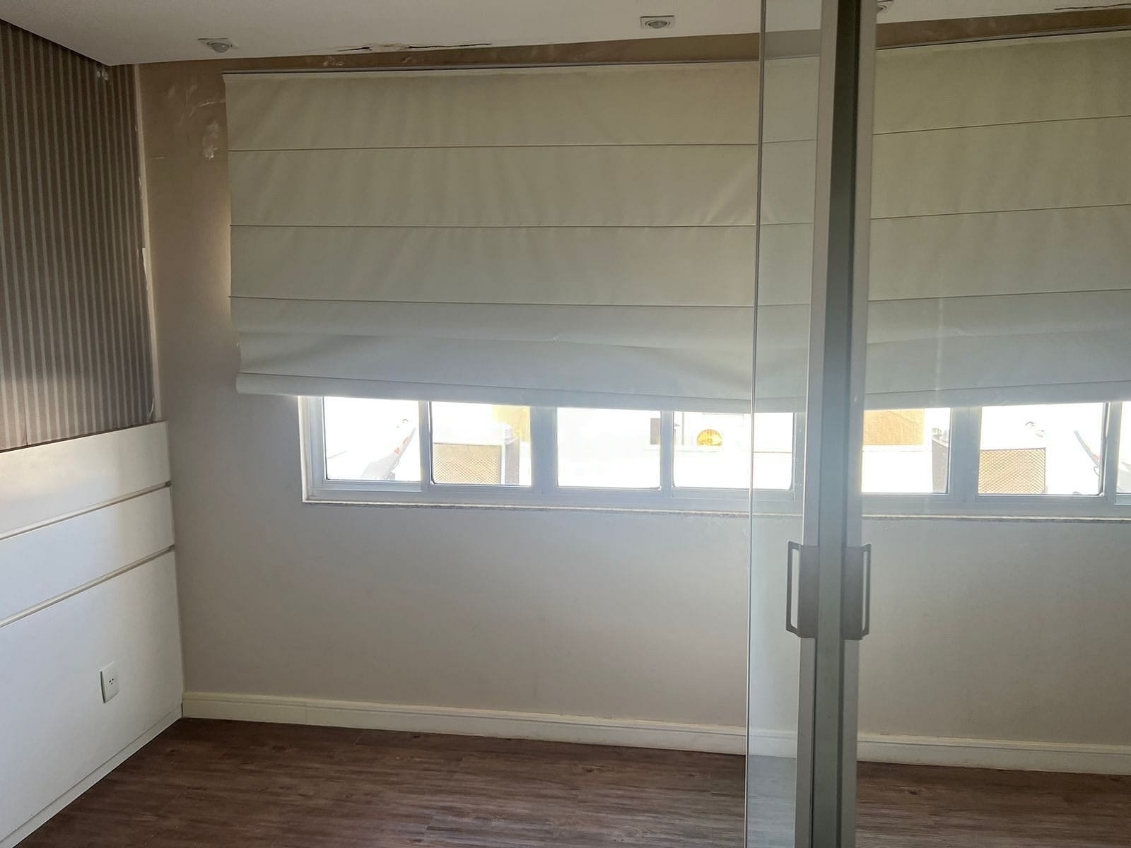 Sobrado à venda, Royal Forest, 280m² úteis, 4 quartos sendo 2 suítes, completo em móveis planejados, piscina - Esperança, Londrina, PR