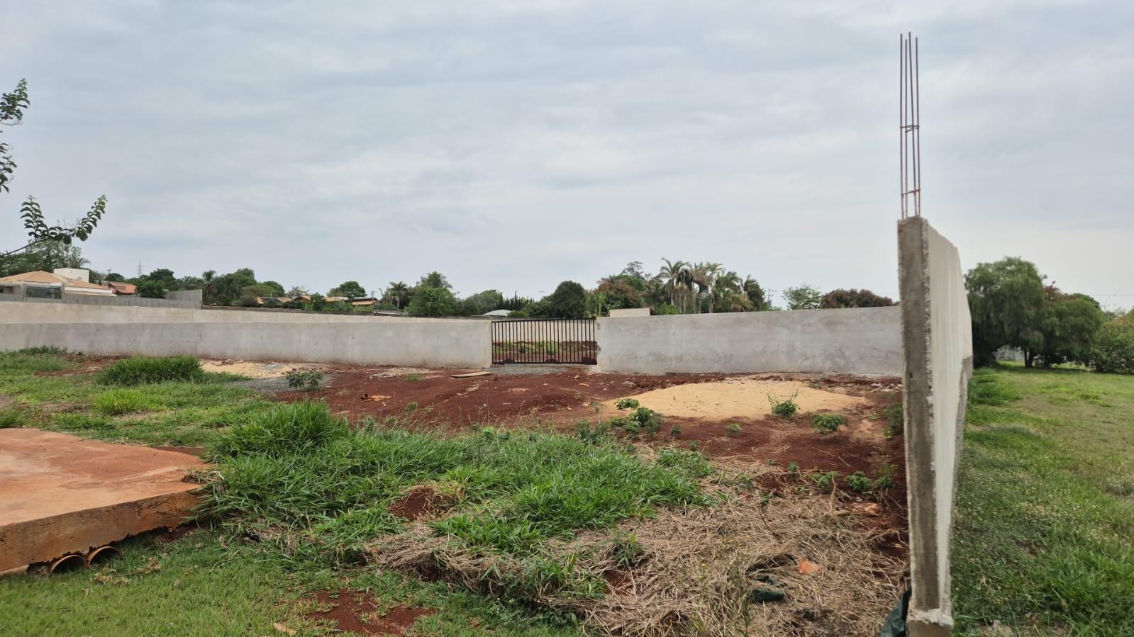 Terreno à venda, 2600 m2  Condomínio Estancia Bom Tempo, Murado e bem localizado, Londrina, PR
