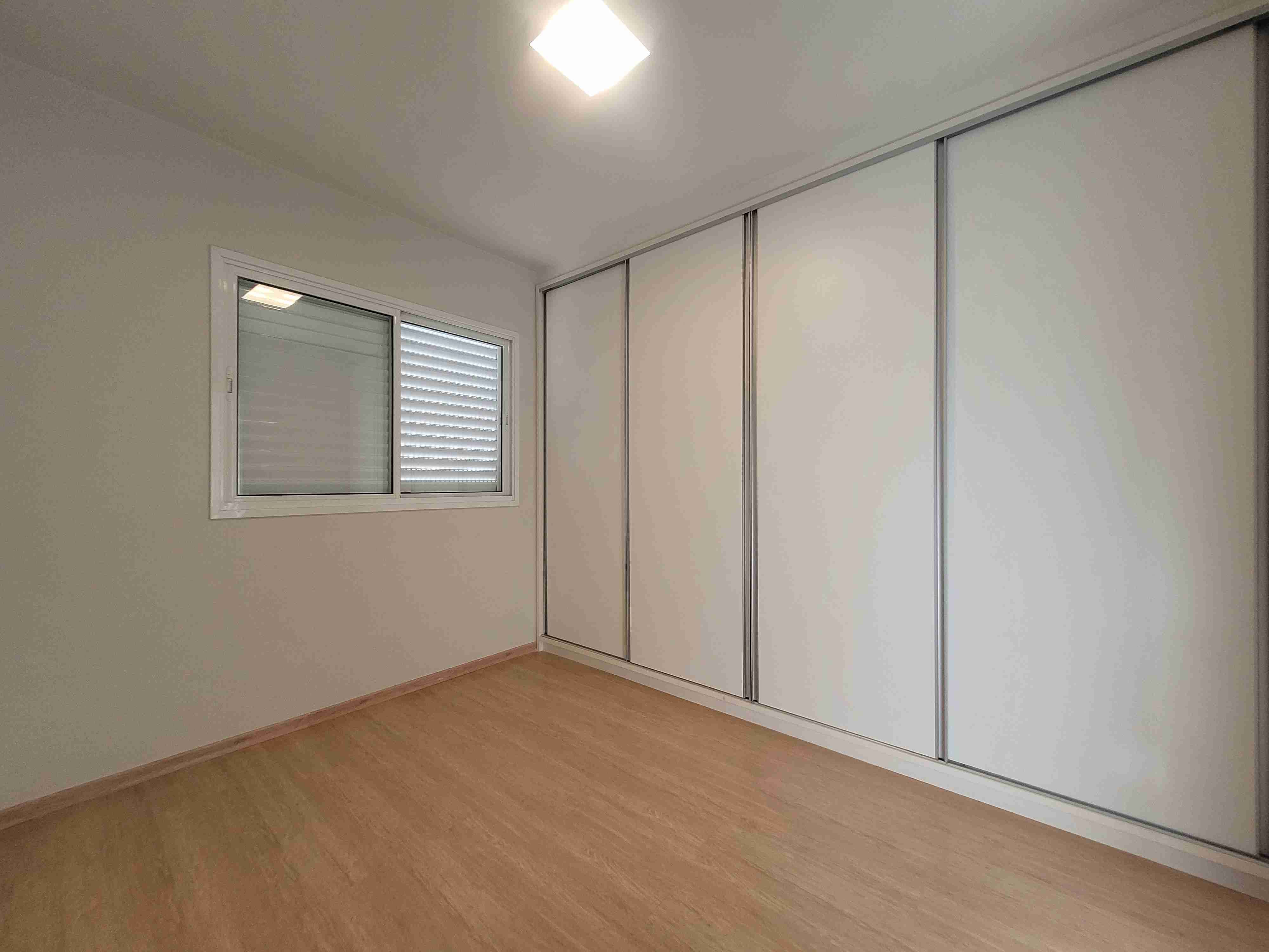 Apartamento à venda no Edifício Reserva Santana,  75m² úteis, 3 quartos sendo 1 suíte,Gleba Fazenda Palhano, Londrina, PR