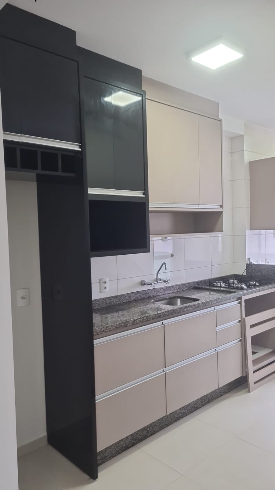 Apartamento à Venda, Edifício NYC Palhano, 69m²úteis, 3 quartos sendo 1 suite, todo planejado, 2 vagas, andar alto- Gleba Palhano- Londrina, PR