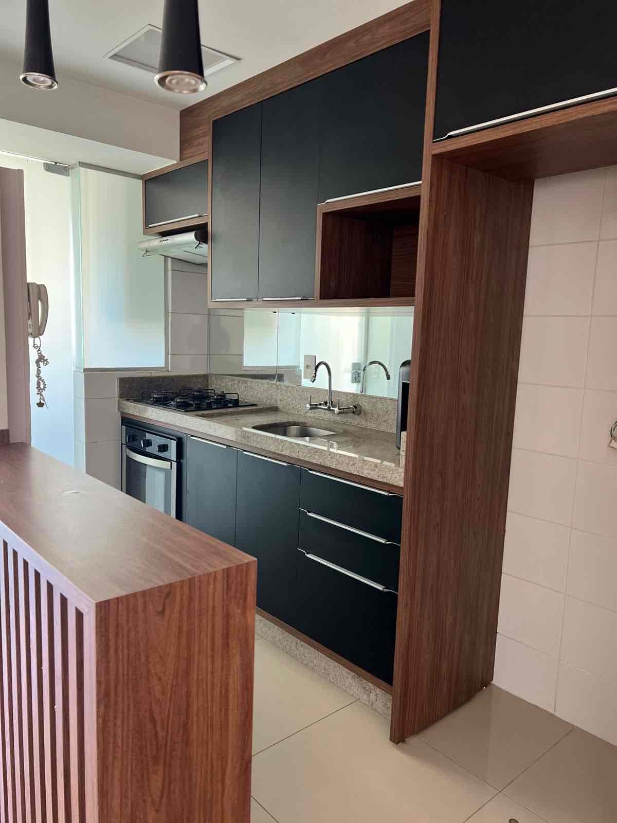 Apartamento  à Venda, Edifício Florais Eco Resort, 75m² úteis, 3 quartos sendo 1 suíte, andar alto, completo armários - Gleba Fazenda Palhano, Lo