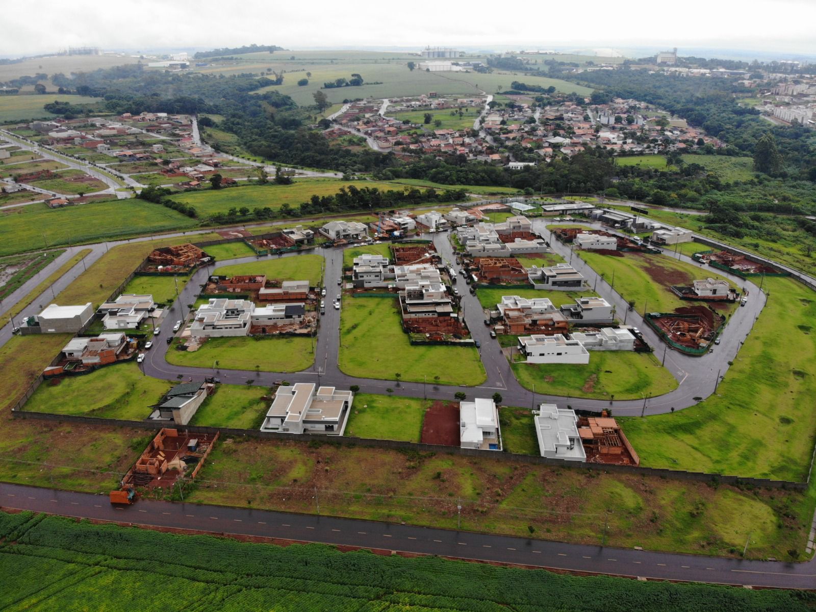 Terreno de  à venda,379m²,  Condominio Bellevie ,centro - Cambé, PR