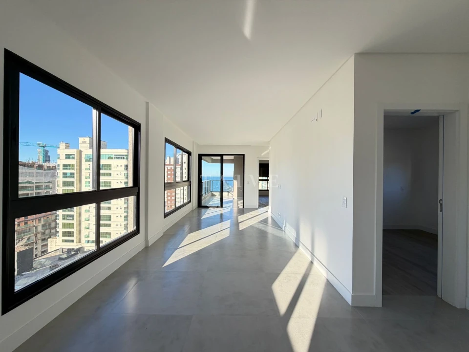 VENDA DE DIREITOS - Apartamento Itapema A Venda Vista Mar 4 Suítes Alto Padrão