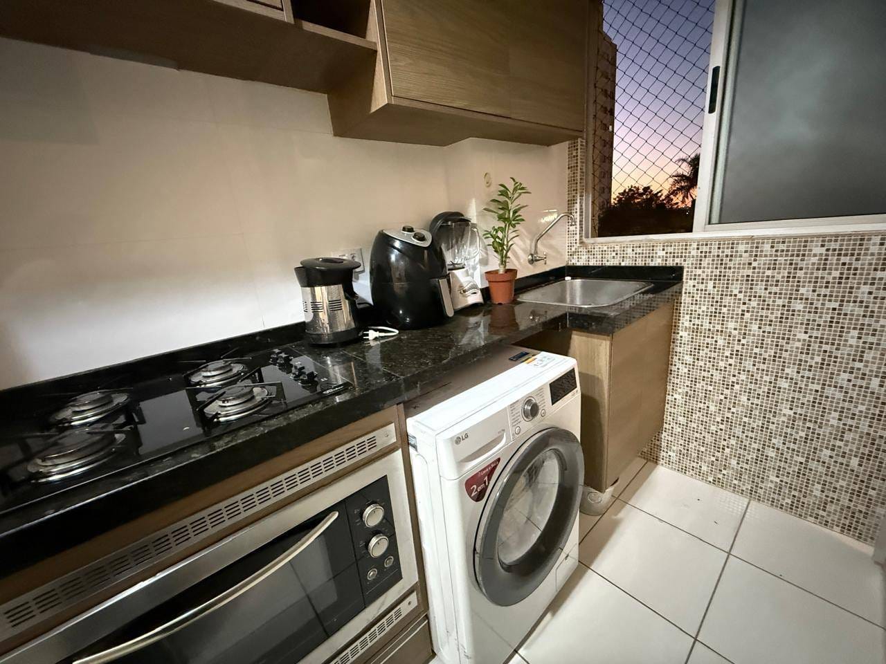 Apartamento à venda, Ed. Marco dos Pioneiros  2 Dorm, Mobiliado, Sacada c/ Churrasqueira, Andar Alto, Jard. Morumbi, Londrina, PR