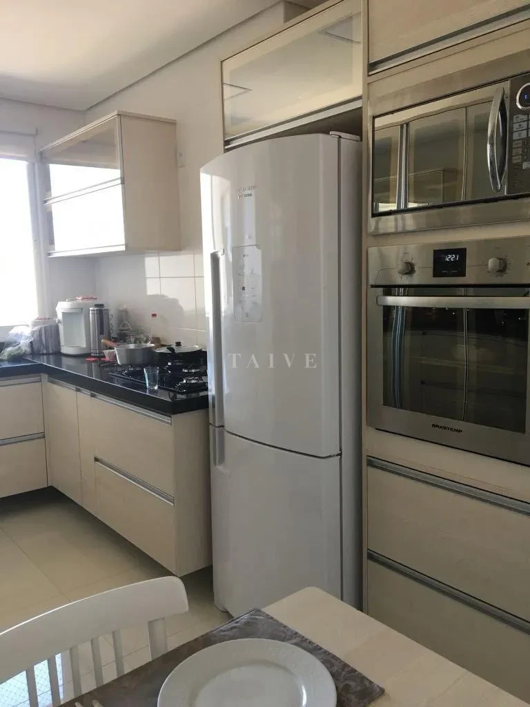Locação Parc Güell, 3 suites, hidromassagem, vista lago igapó, planejado