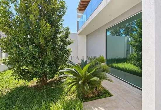 Casa à venda no bairro Tucanos, zona Sul, Londrina, com 4 suítes, 600 m², amplo quintal - foto 2