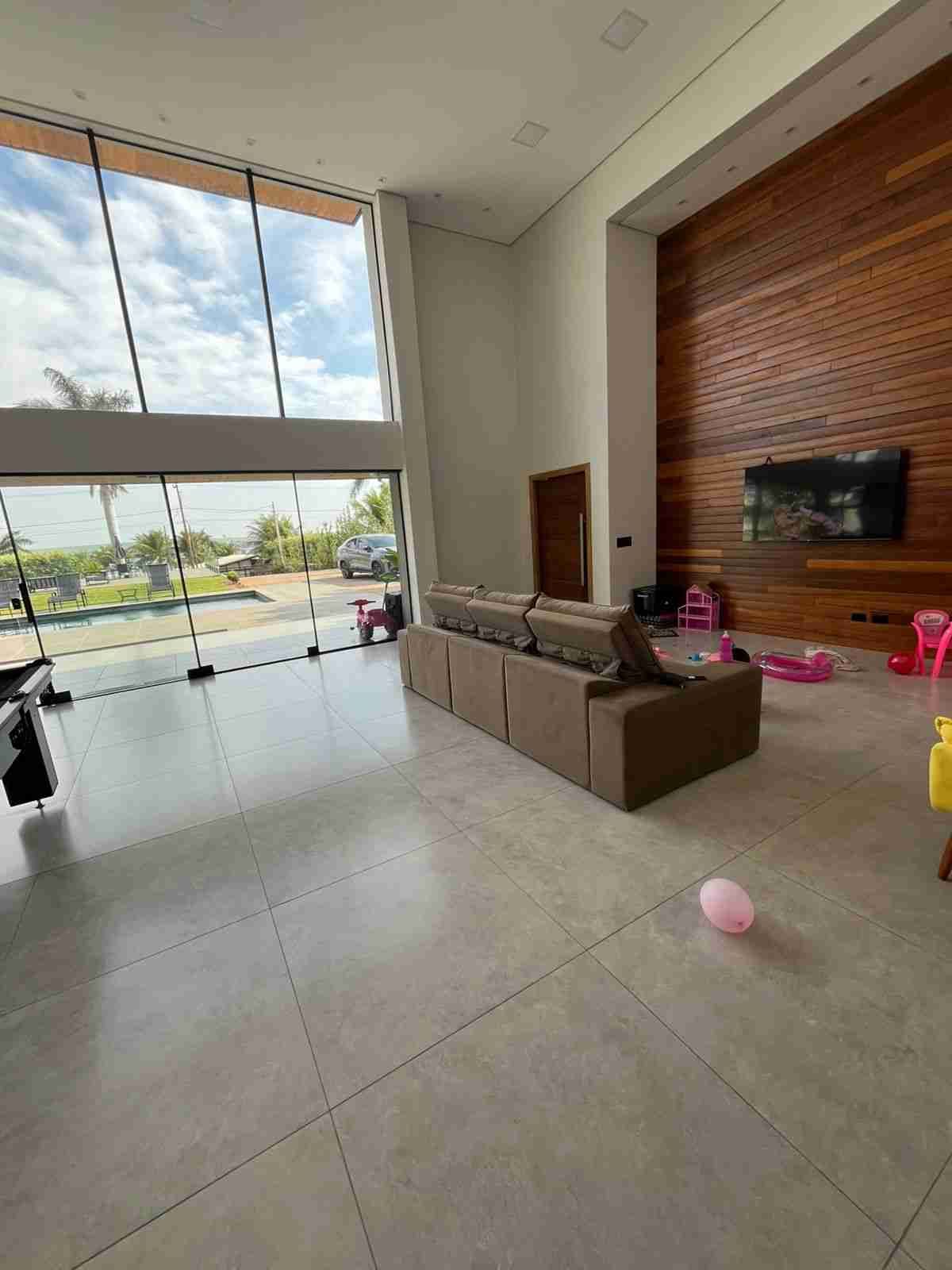 Chácara à Venda no condomínio Riviera do Poente, mobiliada,4 Suites climatizadas, Alvorada do Sul, PR