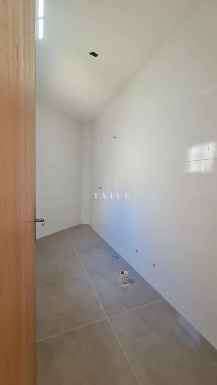 Imagens do imóveis Casa Geminada Nova 112m² 3 Quartos (1 Suíte) - Columbia - Londrina-PR