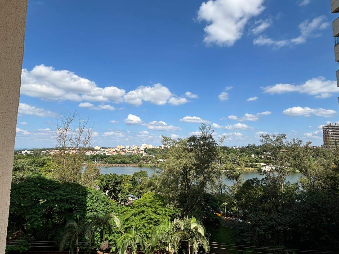 Apartamento à Venda,  260m² úteis, Edifício London Lake, 04 suítes, vista para lago 3 vagas - Caiçaras, Londrina, PR