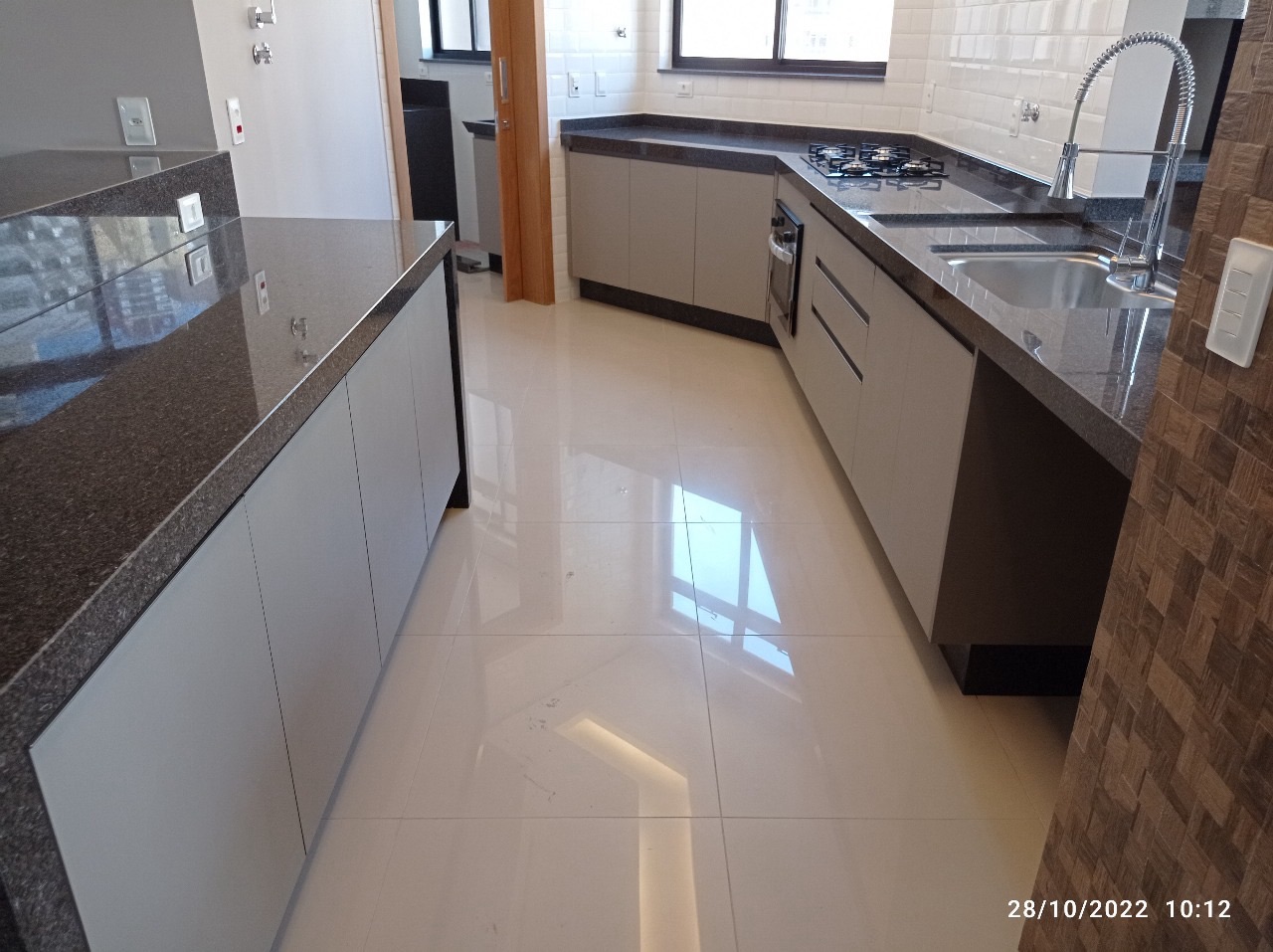 Apartamento  à Venda, Edifício Toulouse, 187m² úteis, 3 quartos sendo 2 suítes, 3 vagas, planejado - Gleba Fazenda Palhano, Londrina, PR