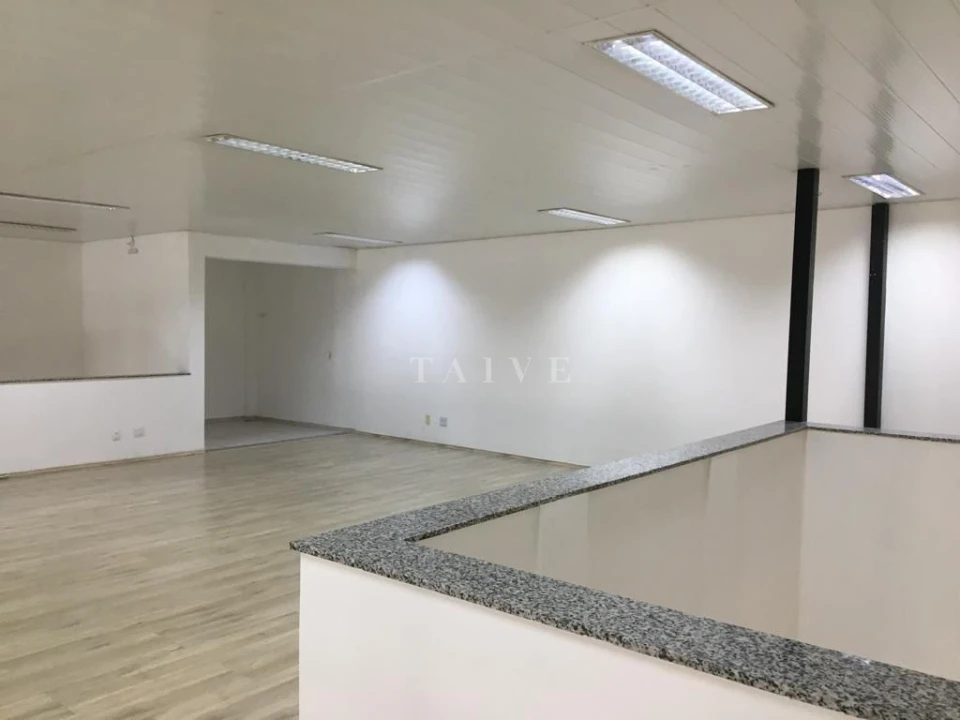 Barracão para locação, Av. Maringá, 814m² úteis, 14 garagens, frente vidro, Londrina-PR - foto 11