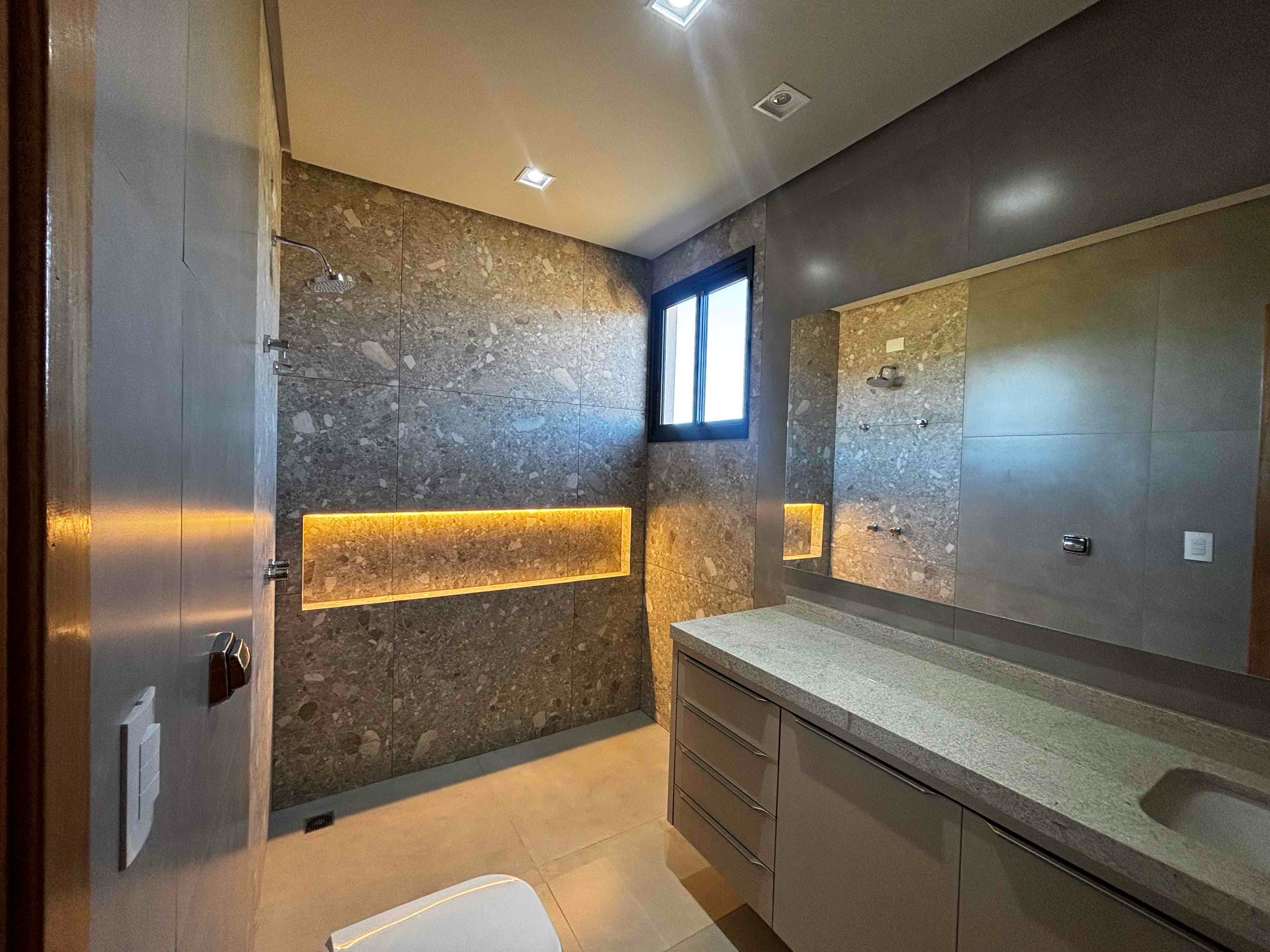CASA NOVA A VENDA, CONDOMINIO ECOVILLAS DO LAGO, 3 QUARTOS, 1 SUÍTE, PISCINA AQUECIDA