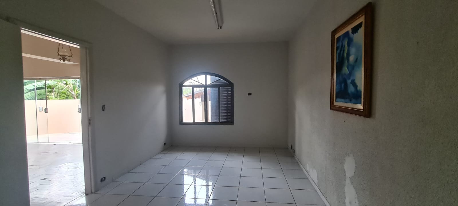 Sobrado para venda , 390m² no total, 193m² construção,no Jd Quebec, 3 quartos sendo 1 suite, e 2 com sacada, 4 vagas - Londrina, PR