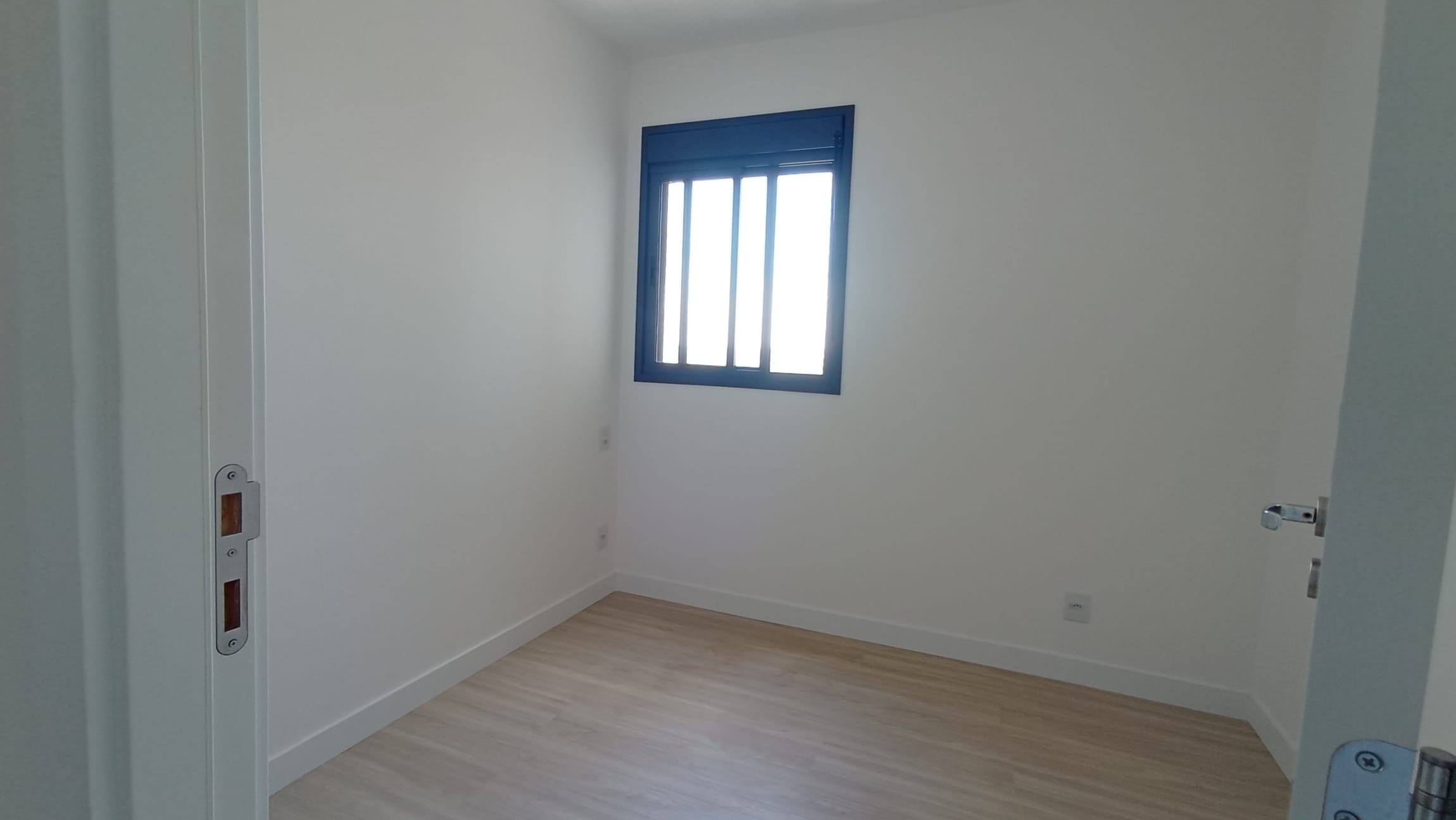 Apartamento à venda, Edifício Mind, 84m² úteis, 3 quartos, andar alto, 2 vagas - Terra Bonita, Londrina, PR