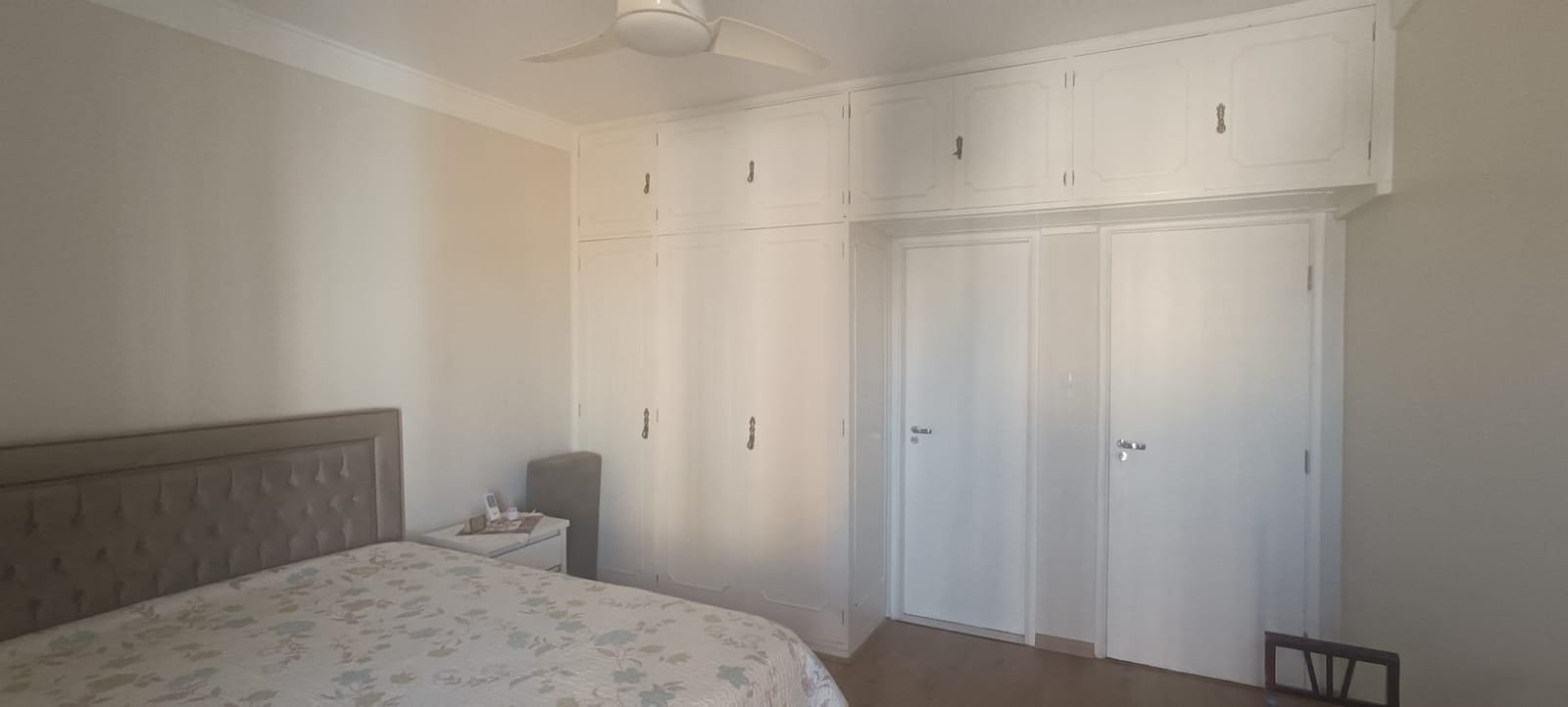 Apartamento  à venda,  Edifício Mona Lisa no calçadão central,177m² uteis, 4 quartos  sendo 2 suítes, recém reformado, andar alto, Centro, Londri