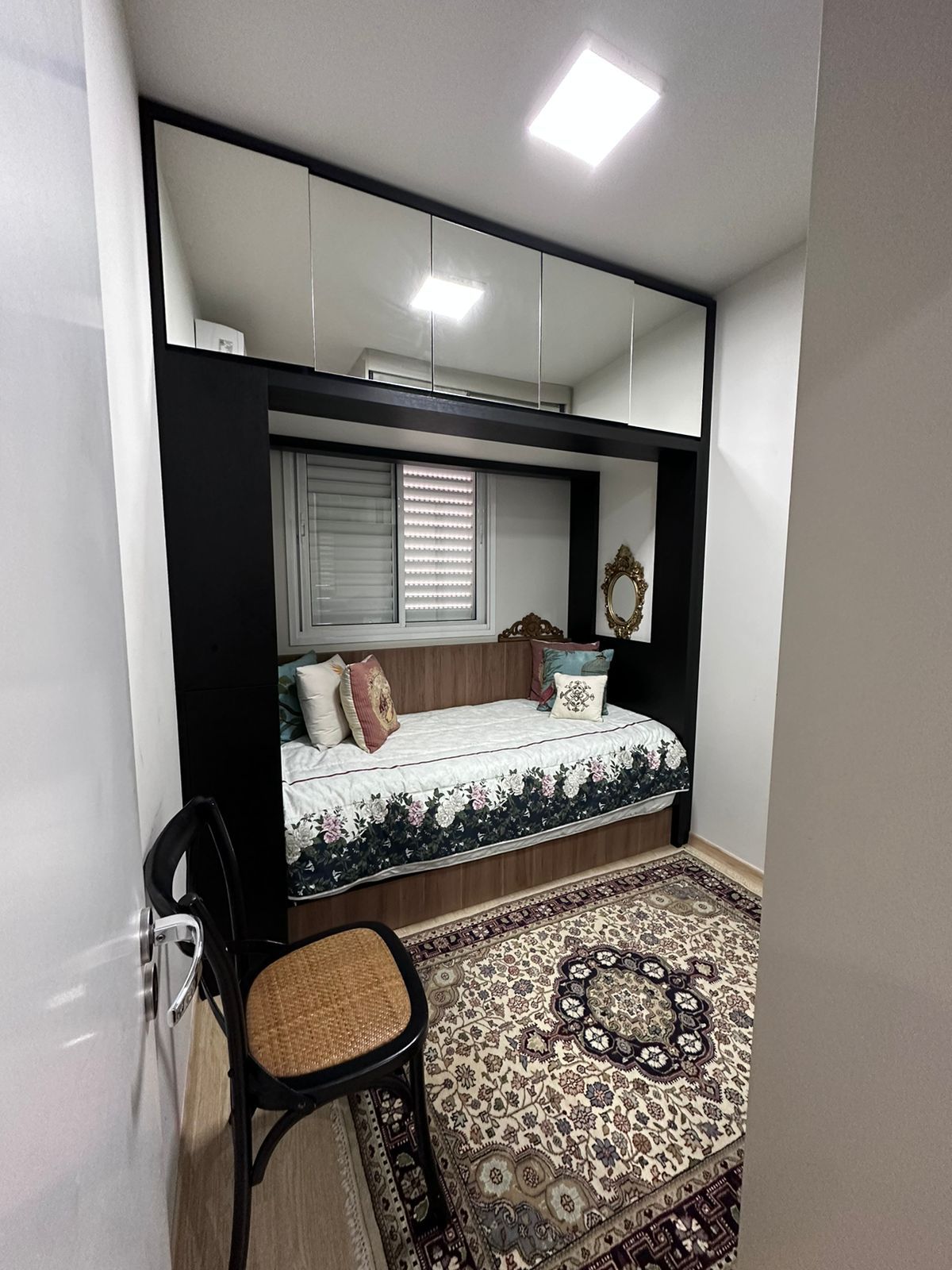 Apartamento à Venda, Edifício  Reserva Santana, 75m² úteis, 2 quartos sendo  1 suíte, mobiliado  - Gleba Fazenda Palhano- Londrina, PR