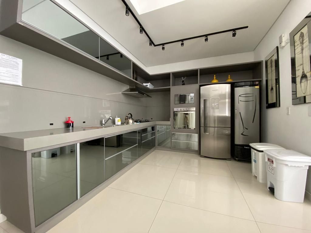 Apartamento com vista mar no Edifício Dubai Tower Residence em Itapema, SC