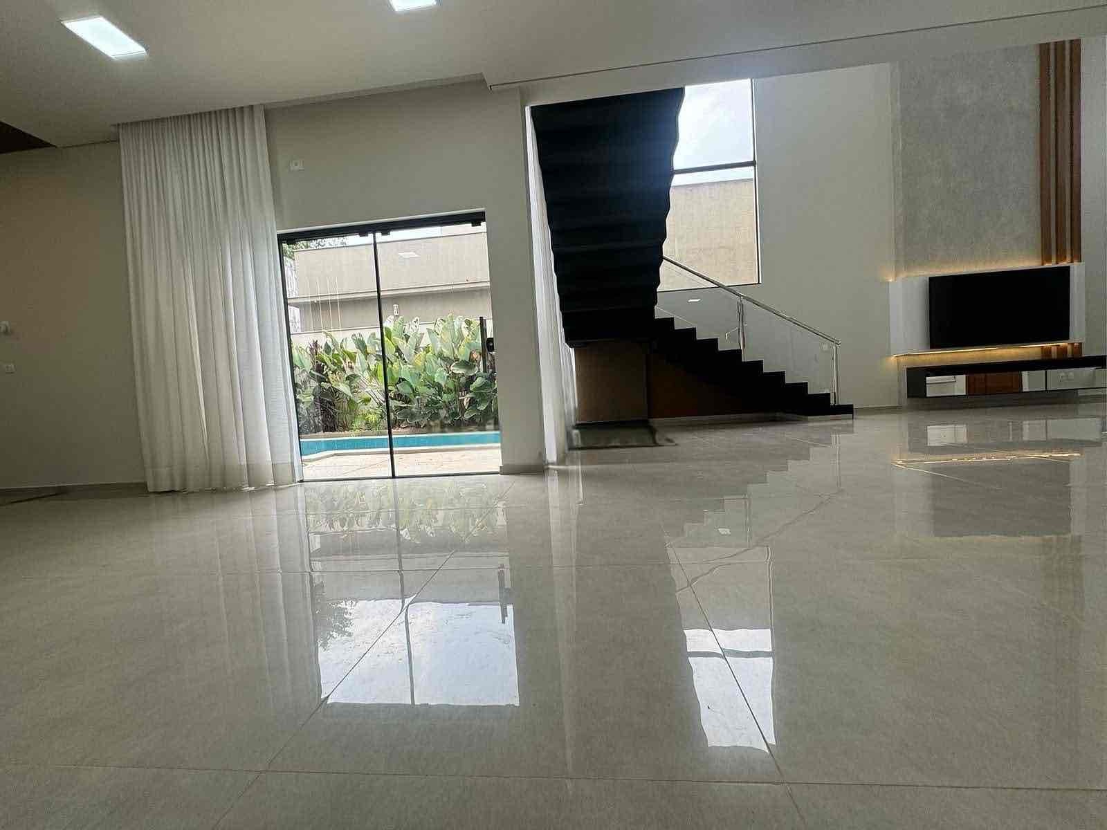 Casa  à venda, Royal Forest, 292m² úteis, 3 suítes, piscina aquecida, 4 vagas - Esperança, Londrina, PR