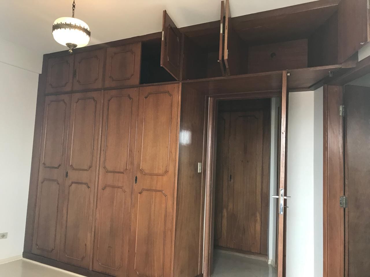 Apartamento à venda , Edifício Nevada, 175m², 4 quartos sendo 1 suíte, com sacada, 3 vagas -  Londrina, PR