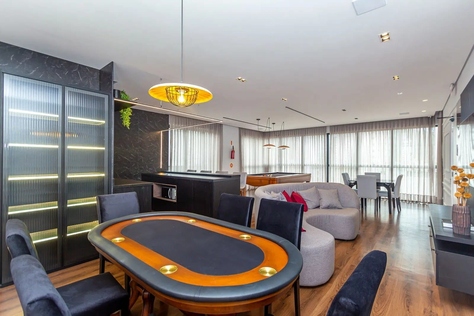 Apartamento à venda, Edifício Costa, 136m²úteis,  4 suítes, 1 Lavabo, 2 vagas, próximo a roda gigante, Pioneiros, Barra norte- Balneário Camboriú