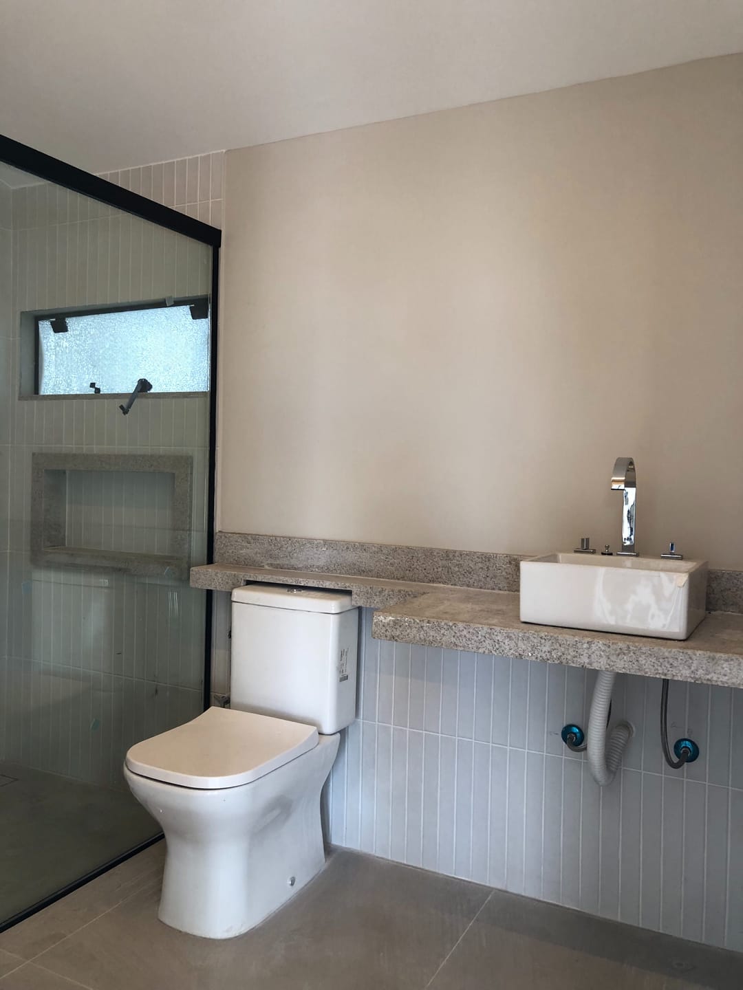 Casa à venda , Condomínio Acácia Imperial, 400m² privativos, 4 suítes, churrasqueira e piscina - Royal, Londrina, PR