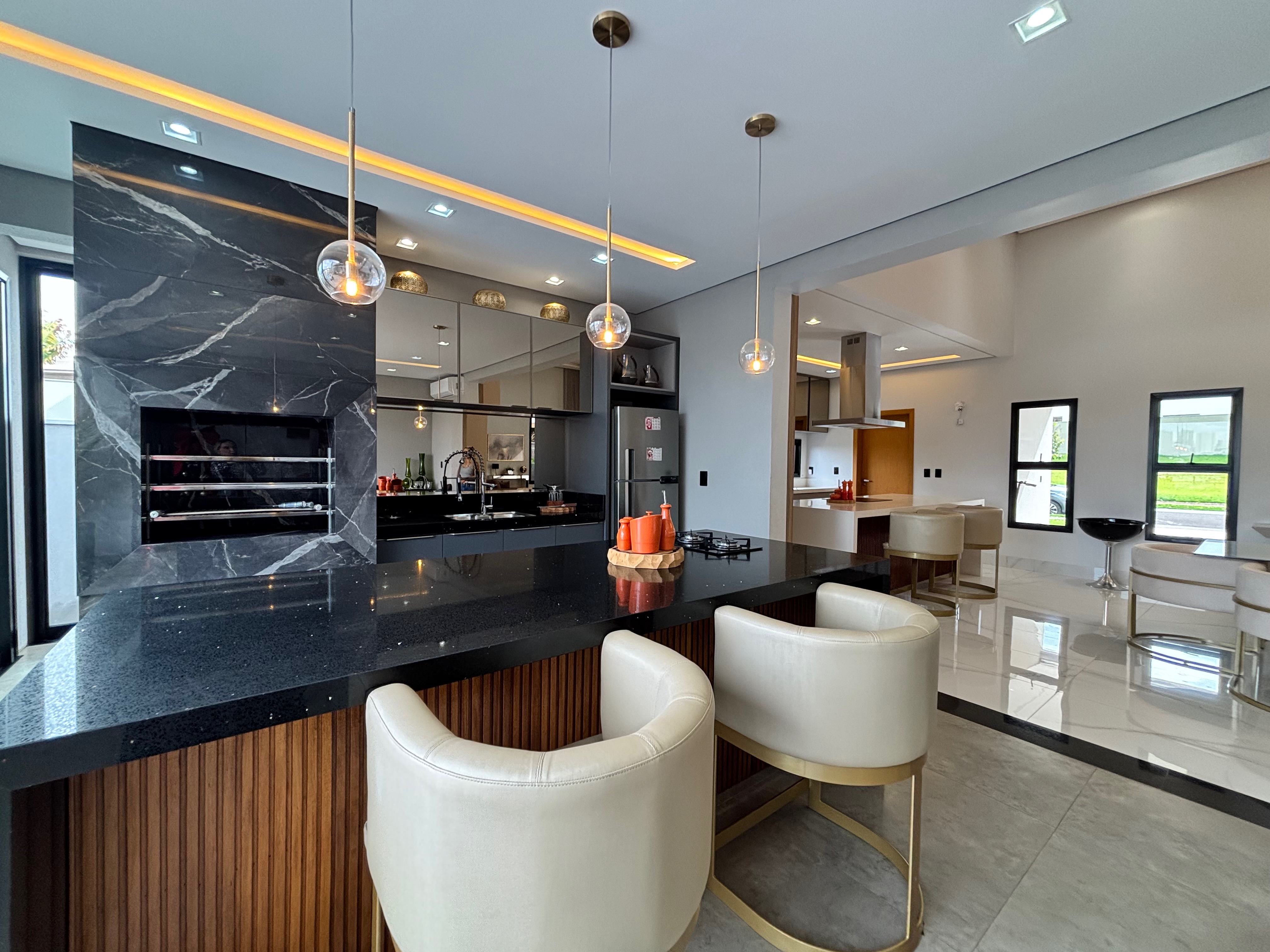 Casa térrea à venda, Condomínio Sun Lake, 249m² de construção, 3 suítes, 4 vagas  - Recanto do Salto, Londrina, PR