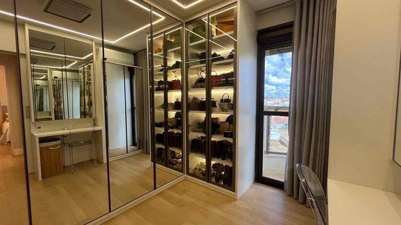 Apartamento semi mobiliado à venda, Edifício Palazzo Veronesi, 240m² úteis, 4 quartos sendo 2 suítes - Bela Suiça, Londrina, PR