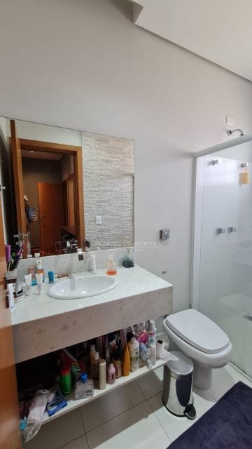 Casa térrea 295m²úteis/4 quartos (sendo 3 suítes) com piscina -Condomínio Acácia Imperial - Londrina Pr