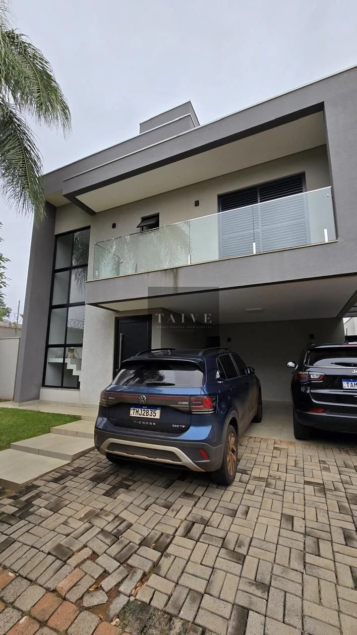 Sobrado à venda, 4 quartos sendo 3 suites, 250 m², Royal Maison, Londrina, PR