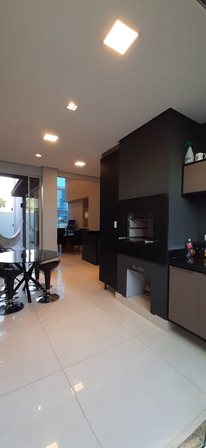 Casa à venda/ 3 quartos (sendo 1 suíte master com hidro)- Cond. Royal Maison Londrina, PR