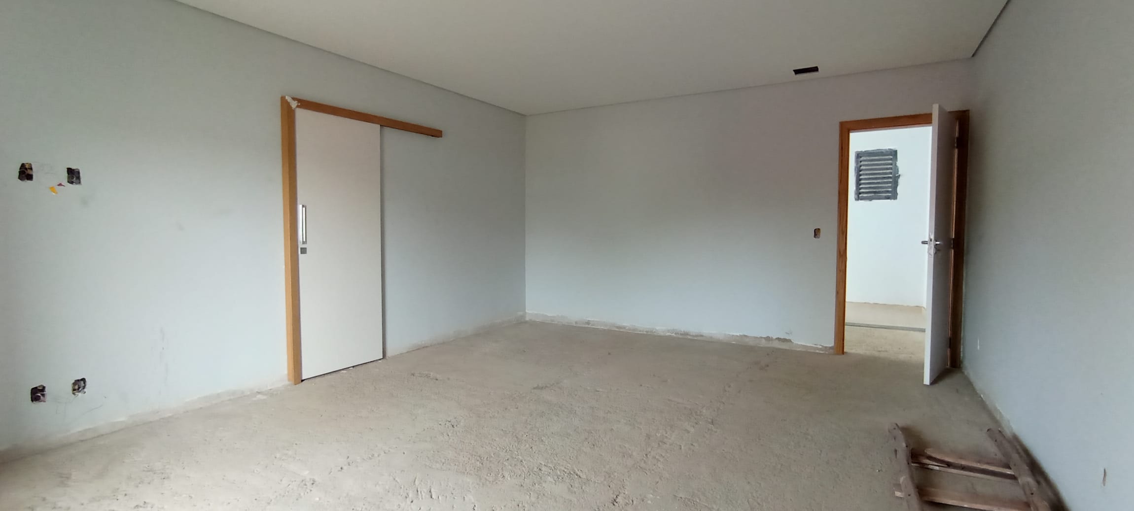 Sobrado à venda - 200m²/ 3 quartos / 3 suítes/ piscina - recém-construída  - próx av Faria Lima - Londrina/PR