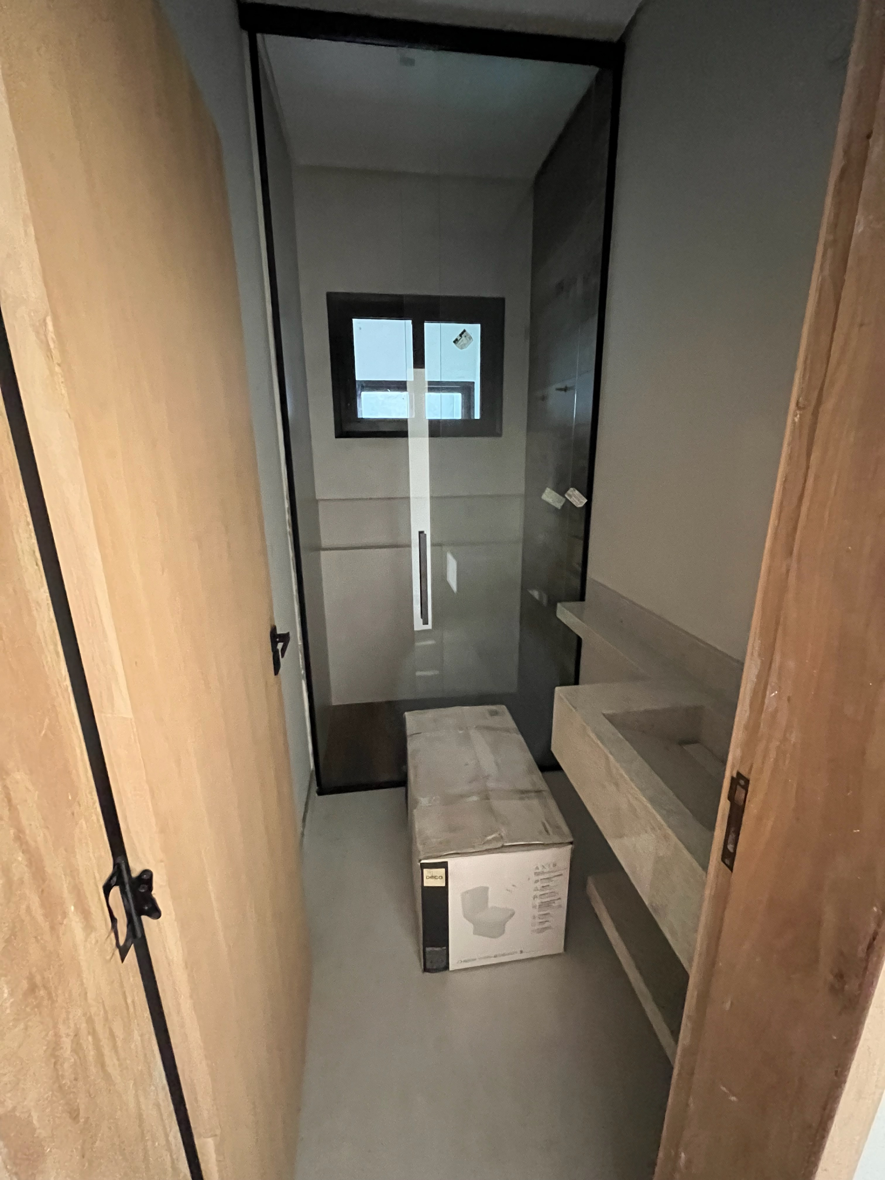 Casa  alto padrão,  à Venda, 140m², 3 dormitórios, 1 suíte próximo ao Aeroporto - Dom Pedro, Londrina, PR