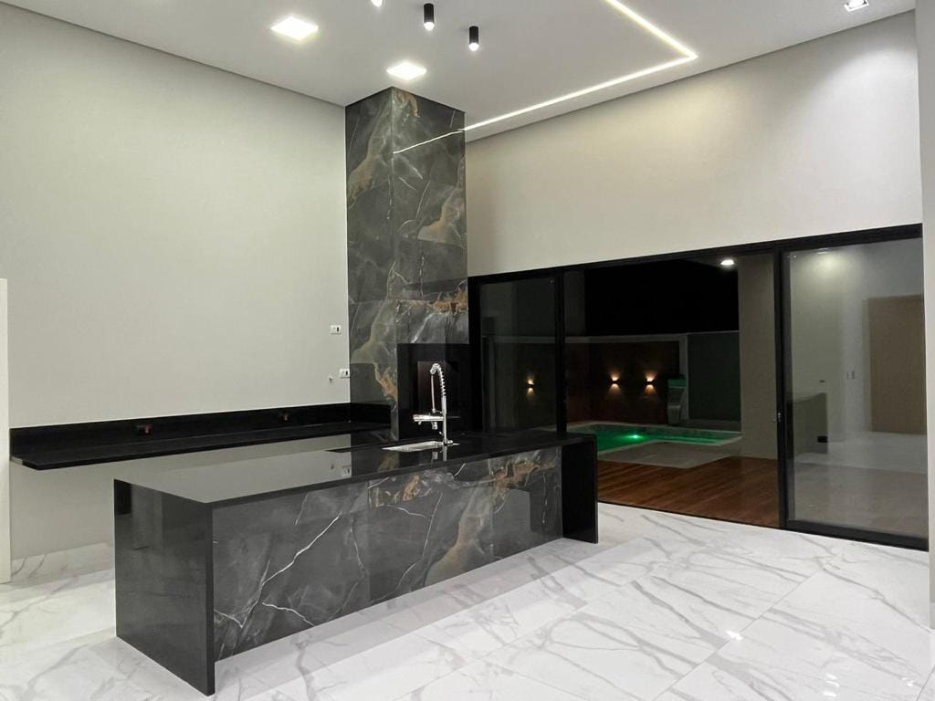 Casa à 173m² venda/3 suítes (sendo 1 master com closet)Piscina/4 vagas - Condomínio Legend Santa Rosa, Londrina, PR