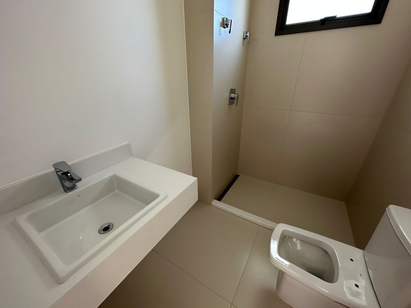 Apartamento à venda, Edifício Grand Palais,  216m² úteis, 3 suítes, sacada c/ skinglas, elevador privativo, 3 vagas , andar alto -Gleba Palhano- 