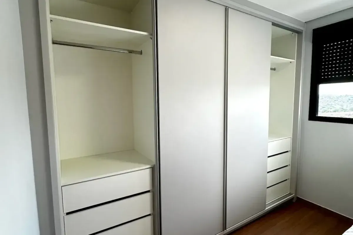 Apartamento à venda, Residencial Le Chalet, 56m² úteis, 2 quartos sendo 1 suíte, churrasqueira integrada - Parque Jamaica, Londrina, PR
