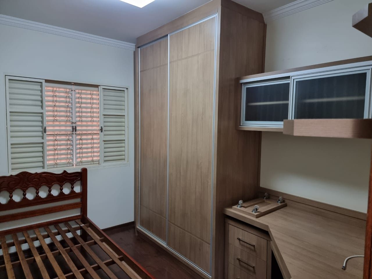 Casa  para venda,  Condomínio Havana, 190m²úteis, 4 quartos sendo 1 suíte, 02 vagas - Aragarça -  Londrina, PR