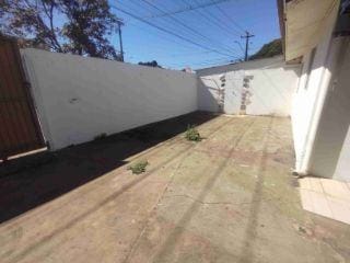 Casa comercial para Locação, 6 salas, localização na  Av. Arthur thomas, 200M² de construção, Jd Bandeirantes - Londirna-PR
